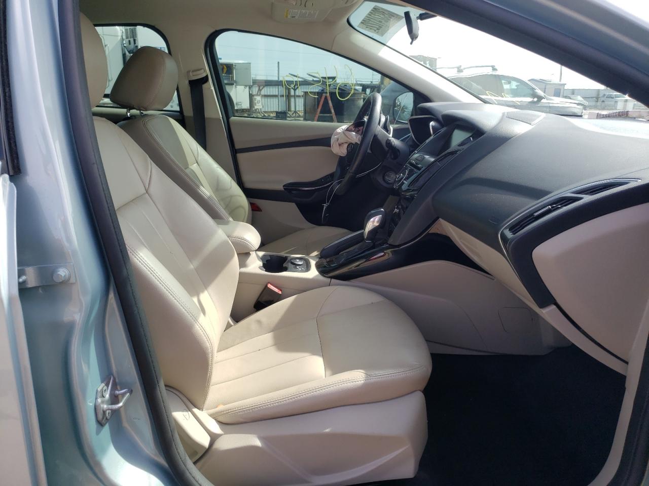 Photo 5 from auction – 2013 FORD FOCUS BEV with VIN 1FADP3R4XDL301681