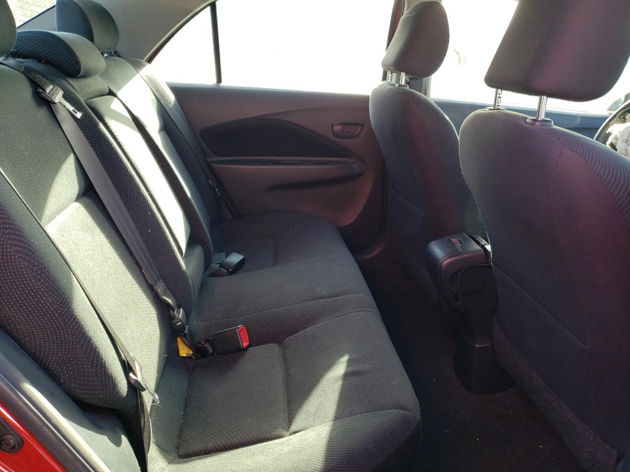 Photo 6 from auction – 2012 TOYOTA YARIS with VIN JTDBT4K3XCL038529