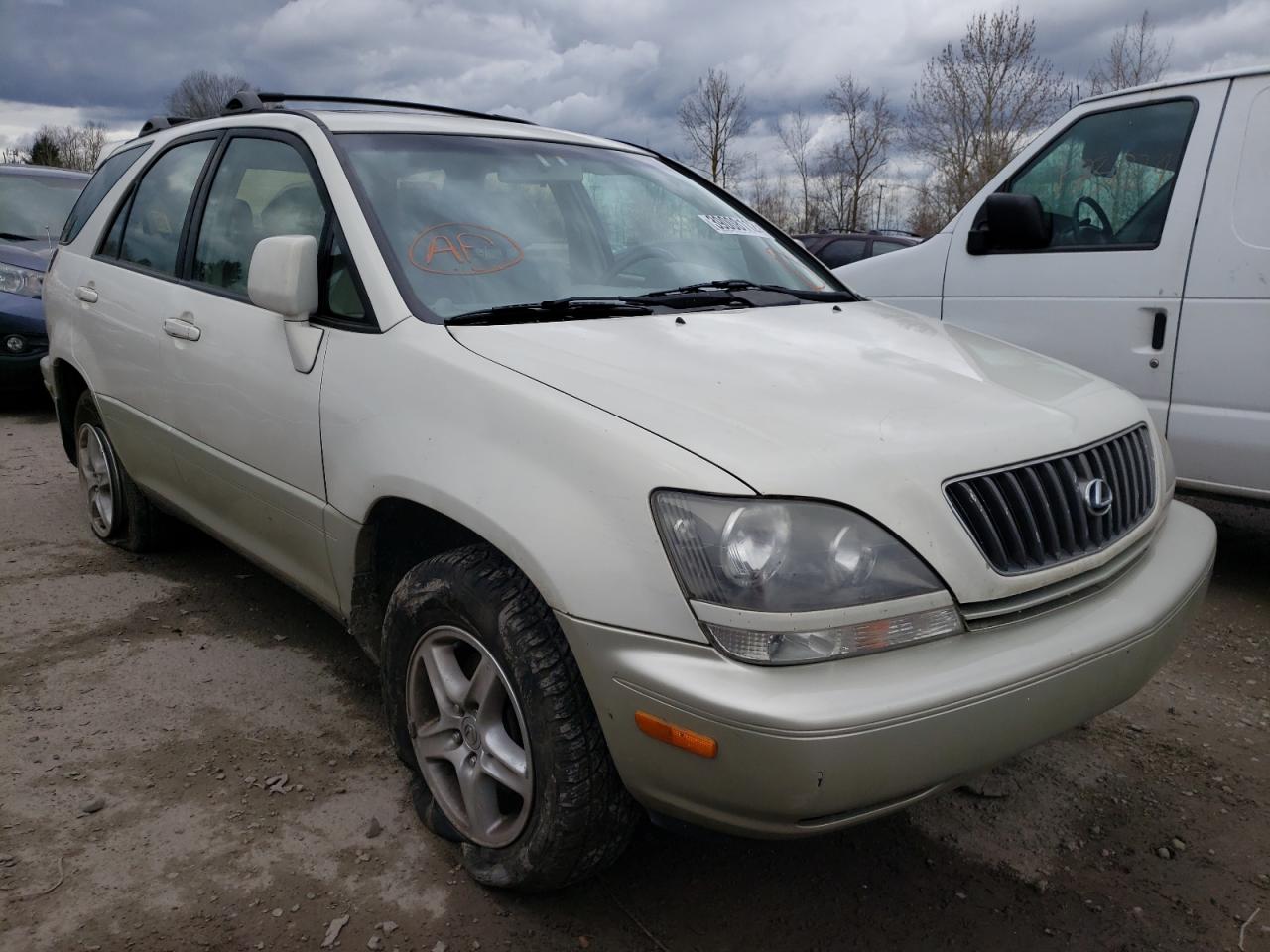 LEXUS RX 300 2000 with VIN JT6GF10U5Y0063698 - Photo from auction
