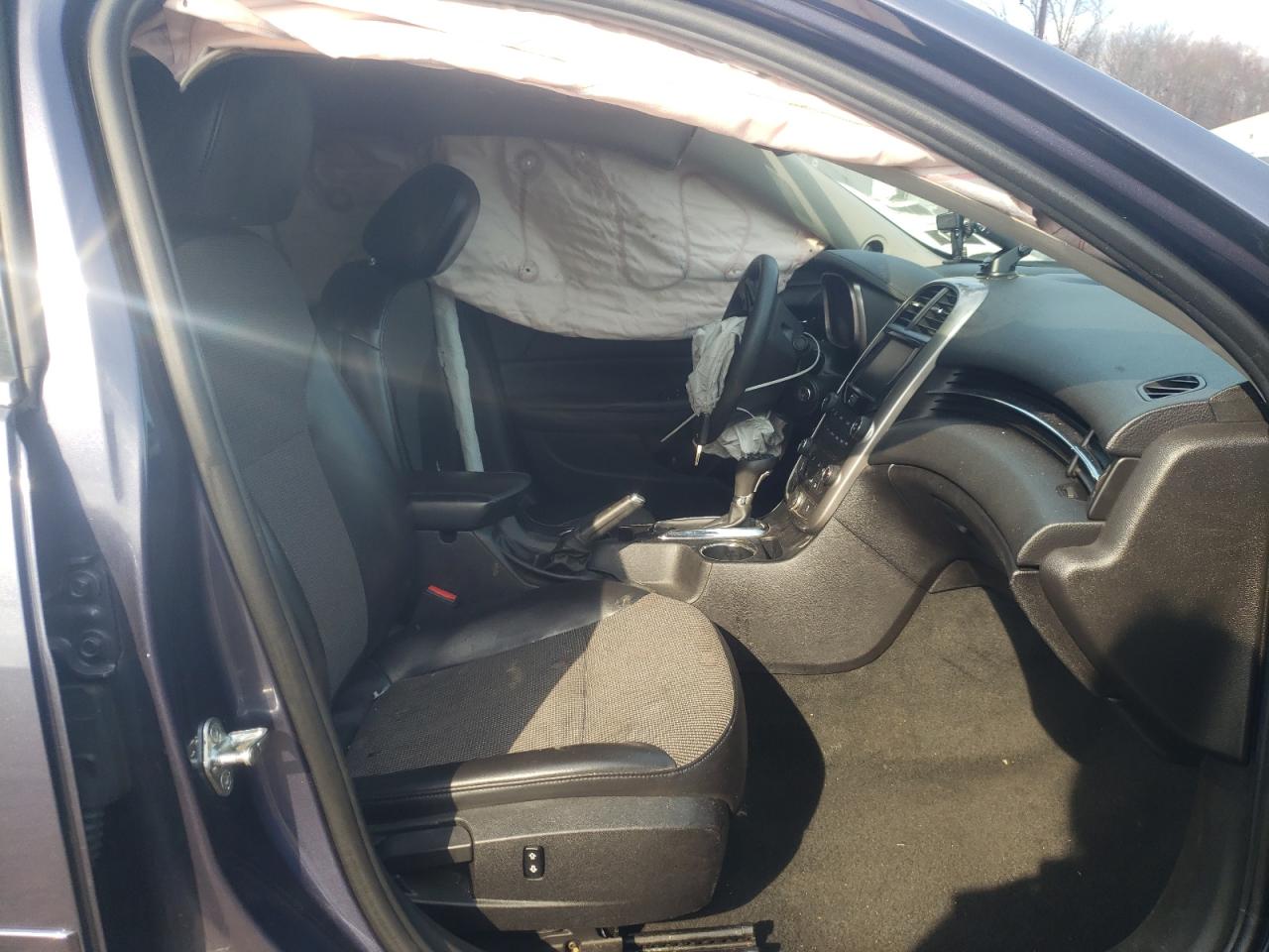 Photo 5 from auction – 2015 CHEVROLET MALIBU 1LT with VIN 1G11C5SL7FF331978