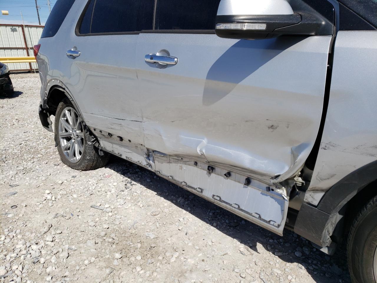 Photo 9 from auction – 2016 FORD EXPLORER L with VIN 1FM5K7F84GGA44831