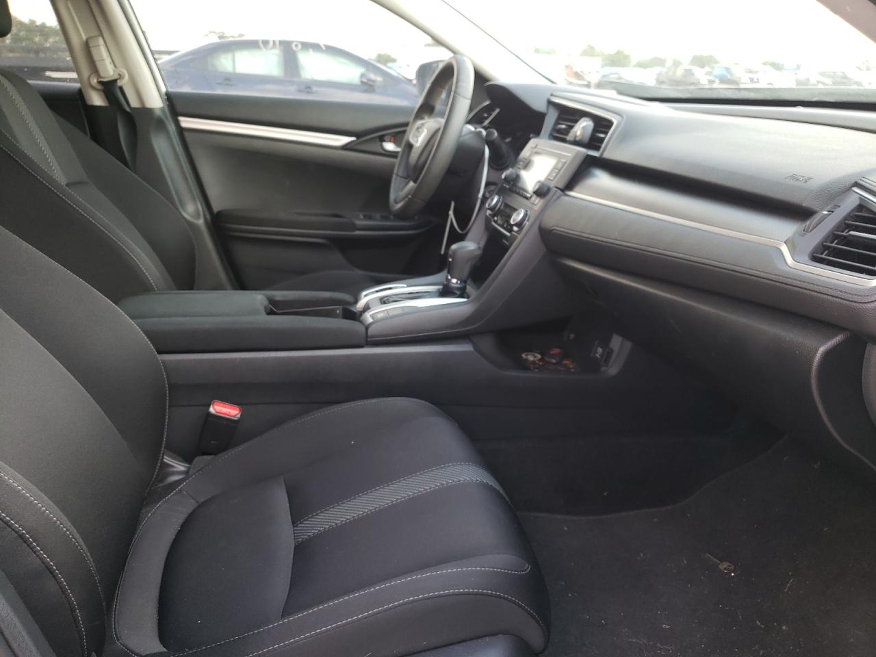 Photo 5 from auction – 2016 HONDA CIVIC LX with VIN 19XFC2F56GE017161