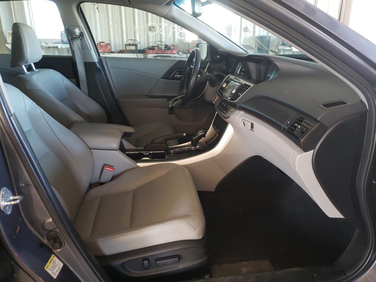 Photo 5 from auction – 2013 HONDA ACCORD EXL with VIN 1HGCR3F83DA033285