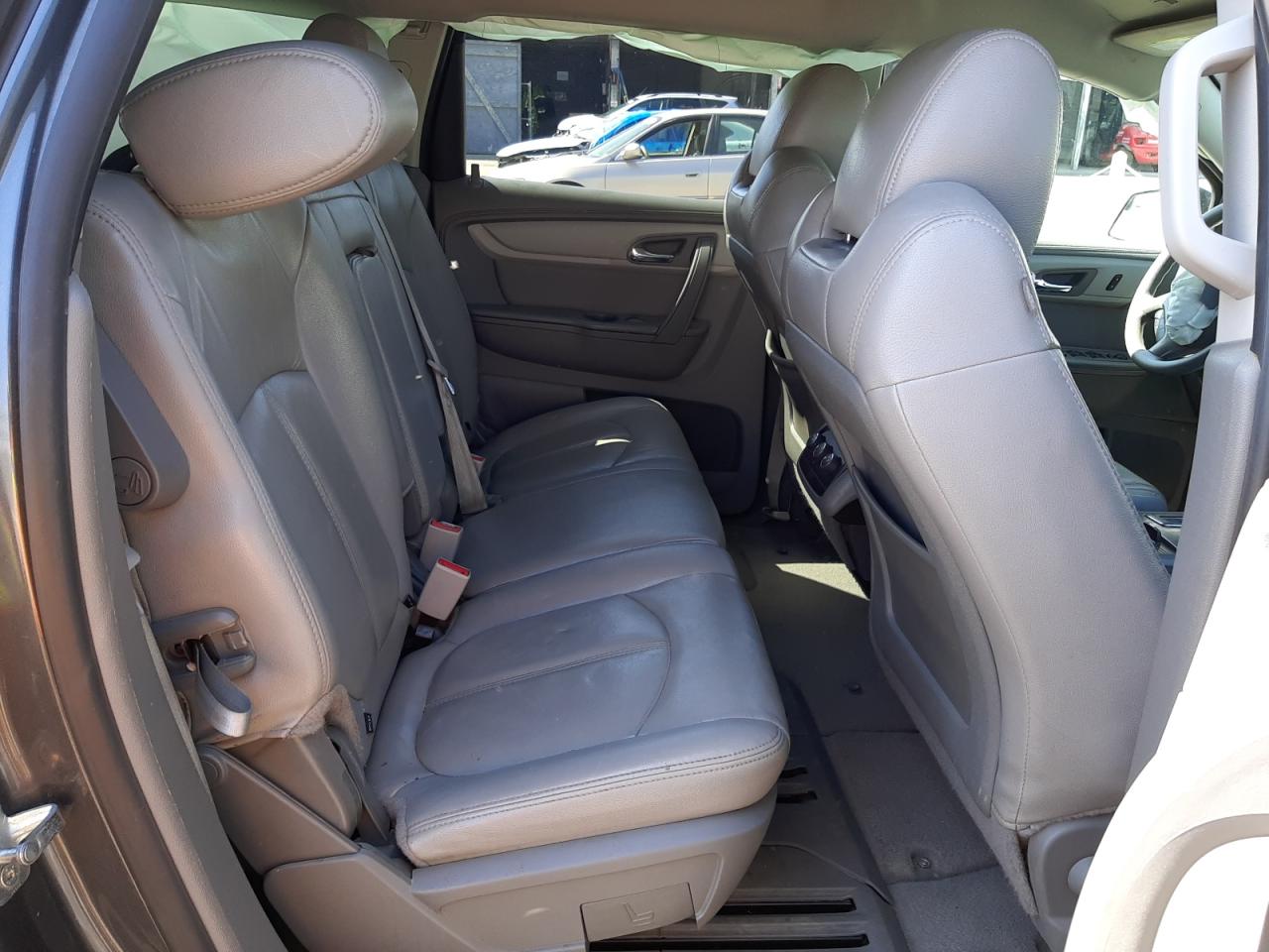 Photo 6 from auction – 2014 CHEVROLET TRAVERSE L with VIN 1GNKRFKD2EJ119159
