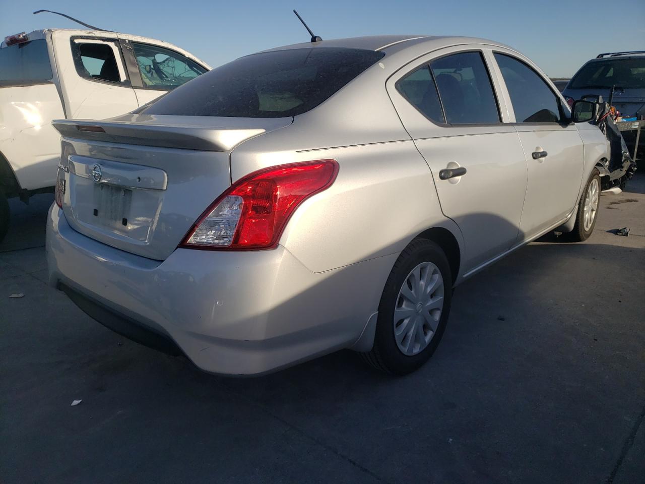 Photo 4 from auction – 2018 NISSAN VERSA S with VIN 3N1CN7AP2JL856166
