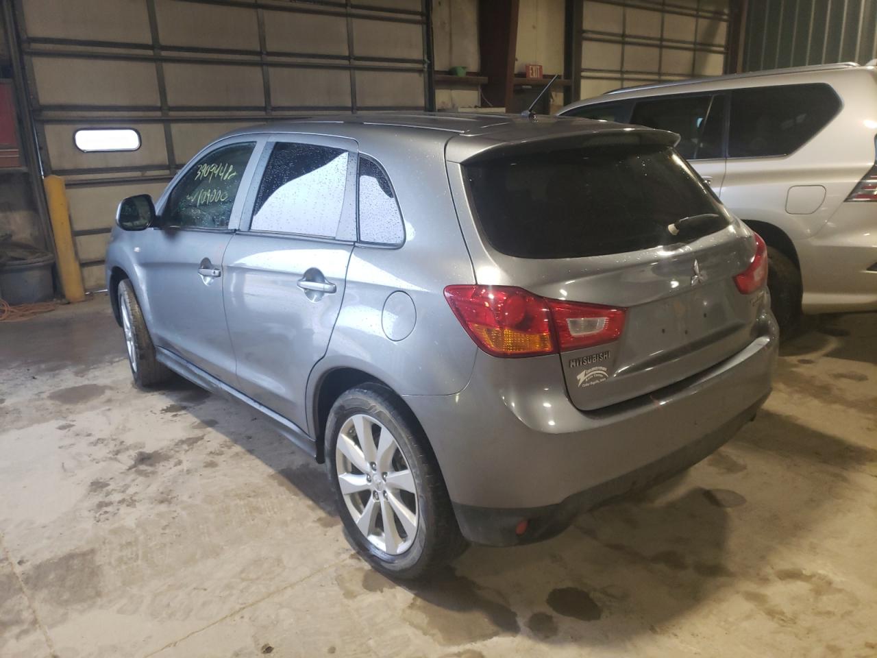 Photo 3 from auction – 2014 MITSUBISHI OUTLANDER with VIN 4A4AR3AU3EE025149
