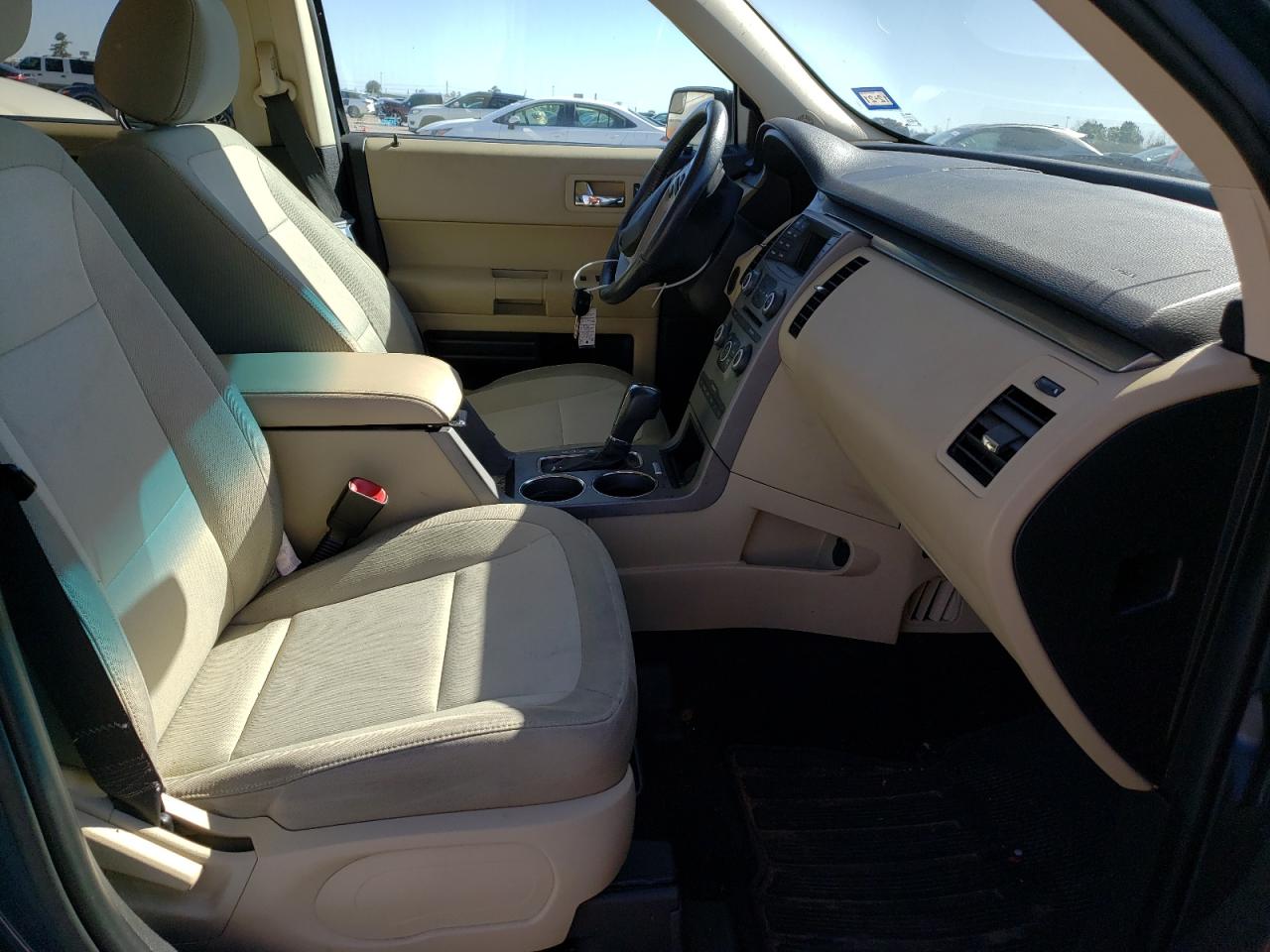 Photo 5 from auction – 2016 FORD FLEX SE with VIN 2FMGK5B87GBA22204