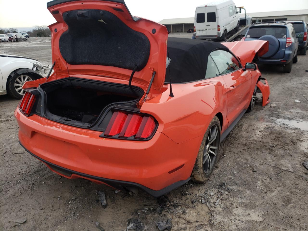 Photo 4 from auction – 2016 FORD MUSTANG with VIN 1FATP8UH1G5226607