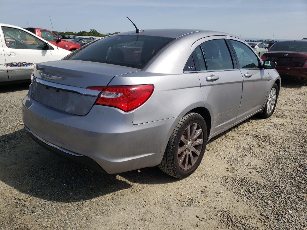 Photo 4 from auction – 2013 CHRYSLER 200 TOURIN with VIN 1C3CCBBG0DN573407