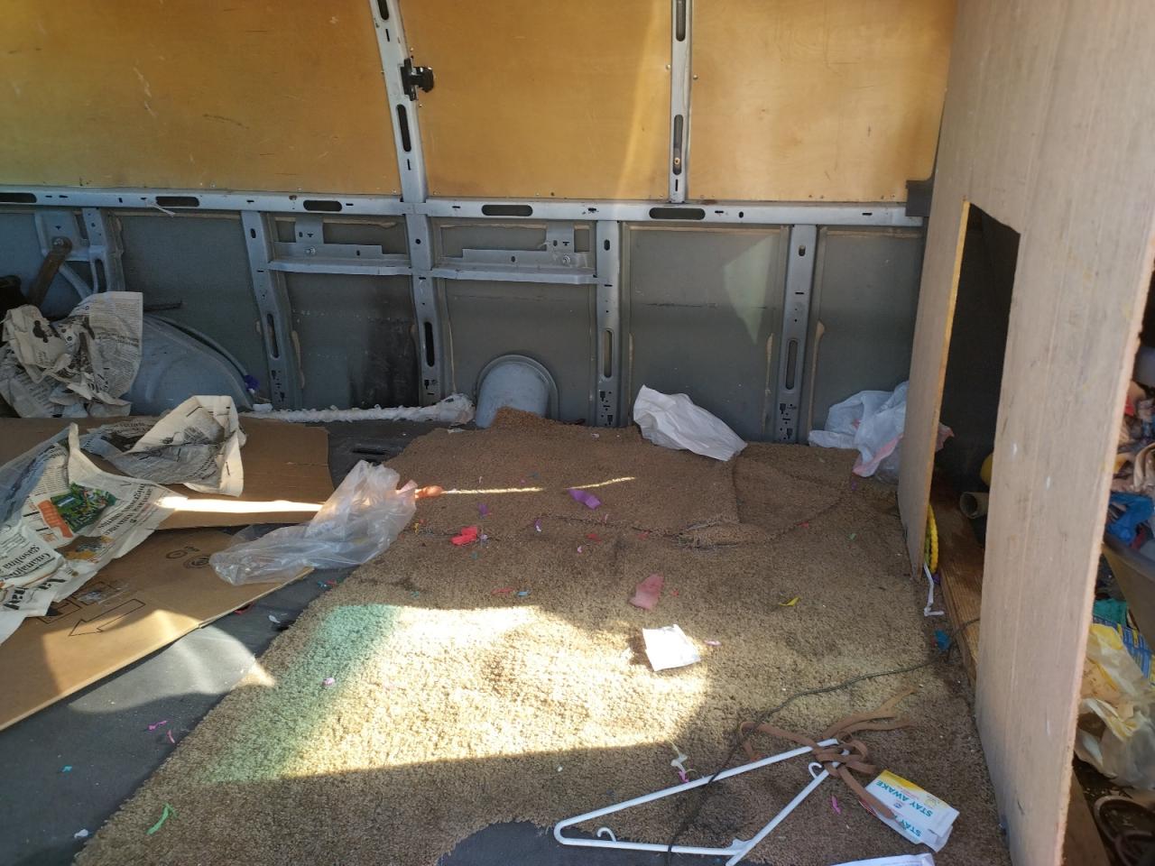 Photo 6 from auction – 2003 CHEVROLET EXPRESS G3 with VIN 1GAHG39U231157672