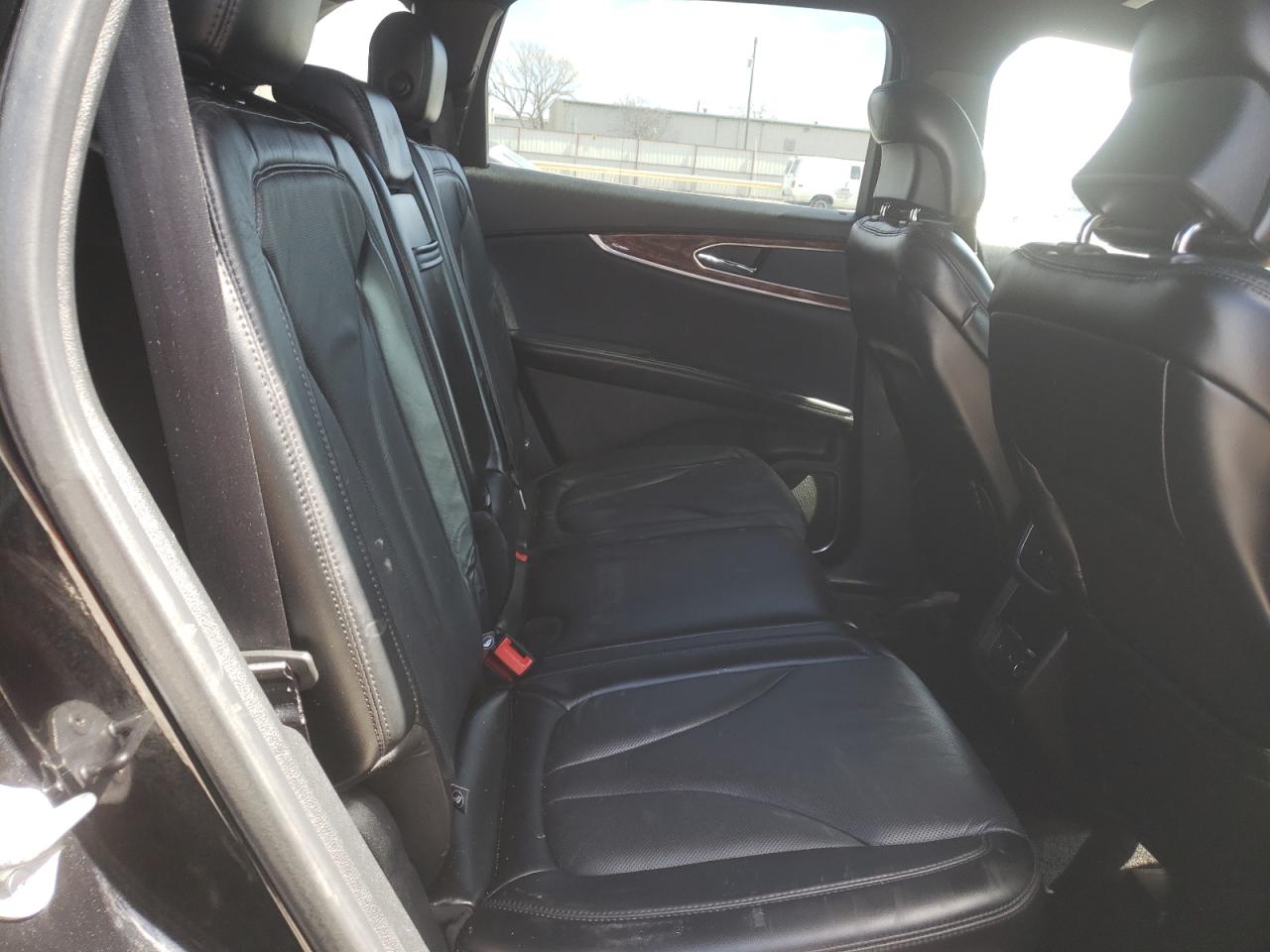 Photo 6 from auction – 2017 LINCOLN MKX RESERV with VIN 2LMPJ8LRXHBL30453