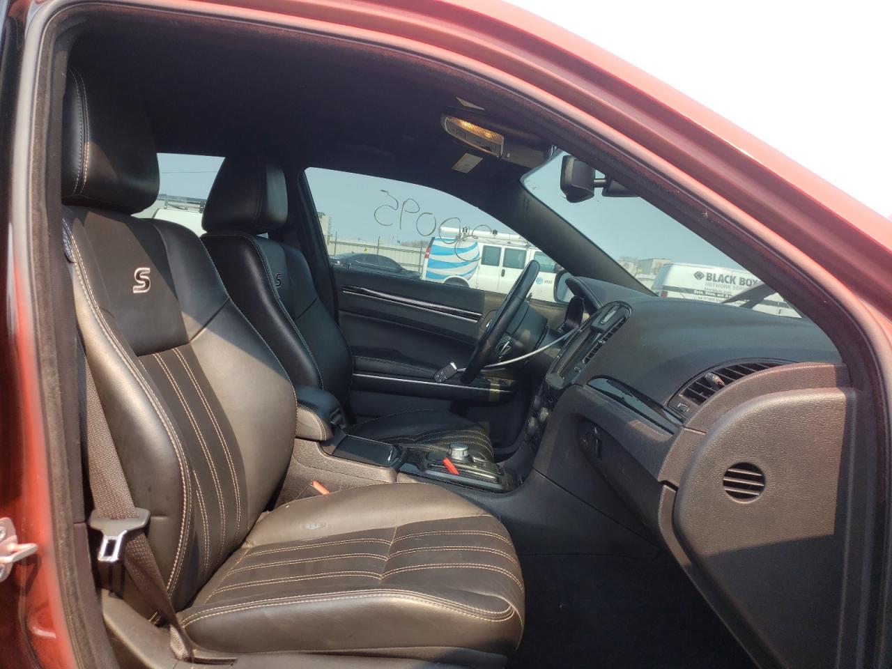 Photo 5 from auction – 2020 CHRYSLER 300 S with VIN 2C3CCABG2LH145761