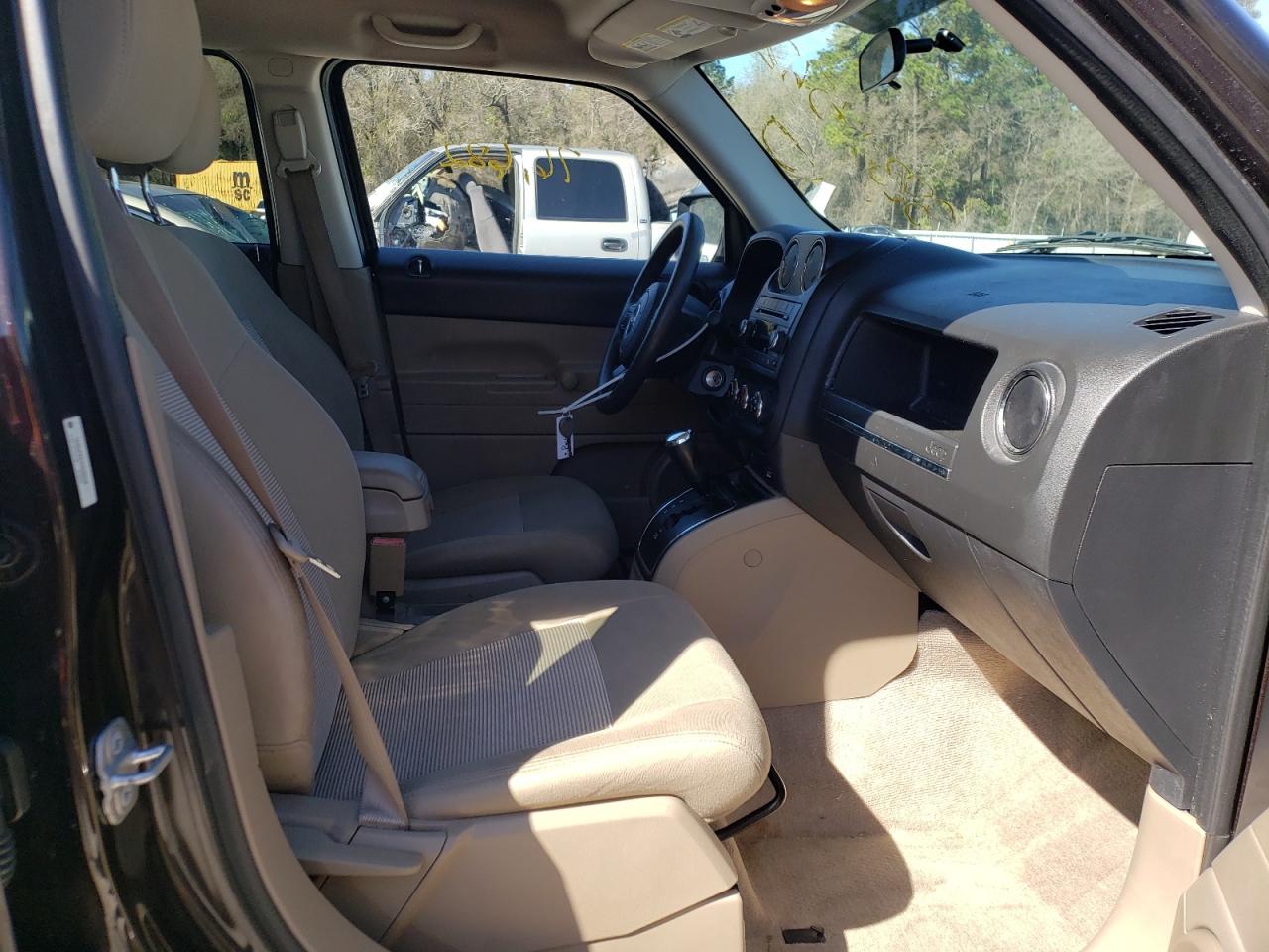 Photo 5 from auction – 2014 JEEP PATRIOT SP with VIN 1C4NJPBA7ED690346