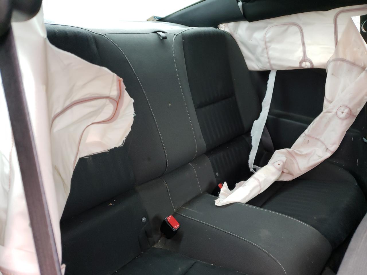 Photo 6 from auction – 2015 CHEVROLET CAMARO LS with VIN 2G1FB1E33F9139737