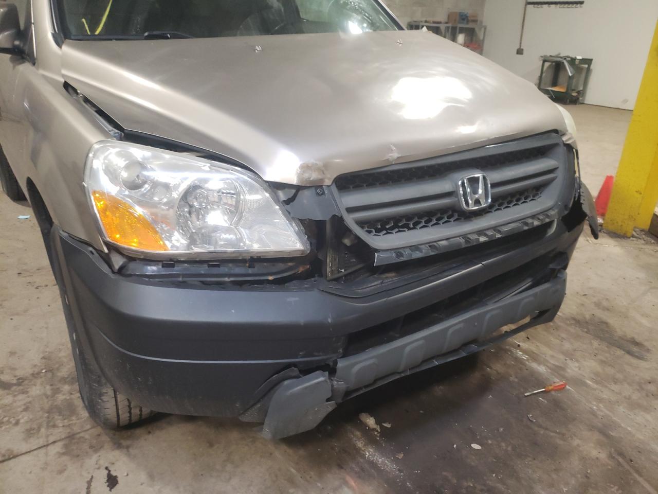 Photo 9 from auction – 2004 HONDA PILOT EXL with VIN 2HKYF18594H594989