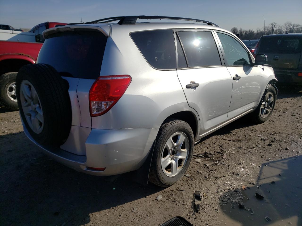Photo 4 from auction – 2006 TOYOTA RAV4 with VIN JTMZD33V765022755