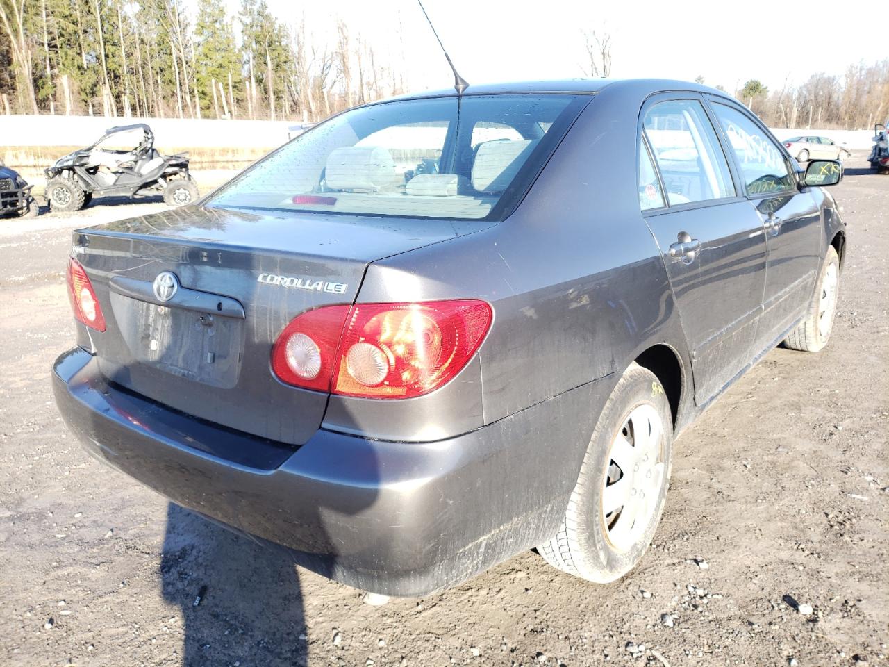 Foto 4 de la subasta – 2005 TOYOTA COROLLA CE con VIN 2T1BR32E35C369425