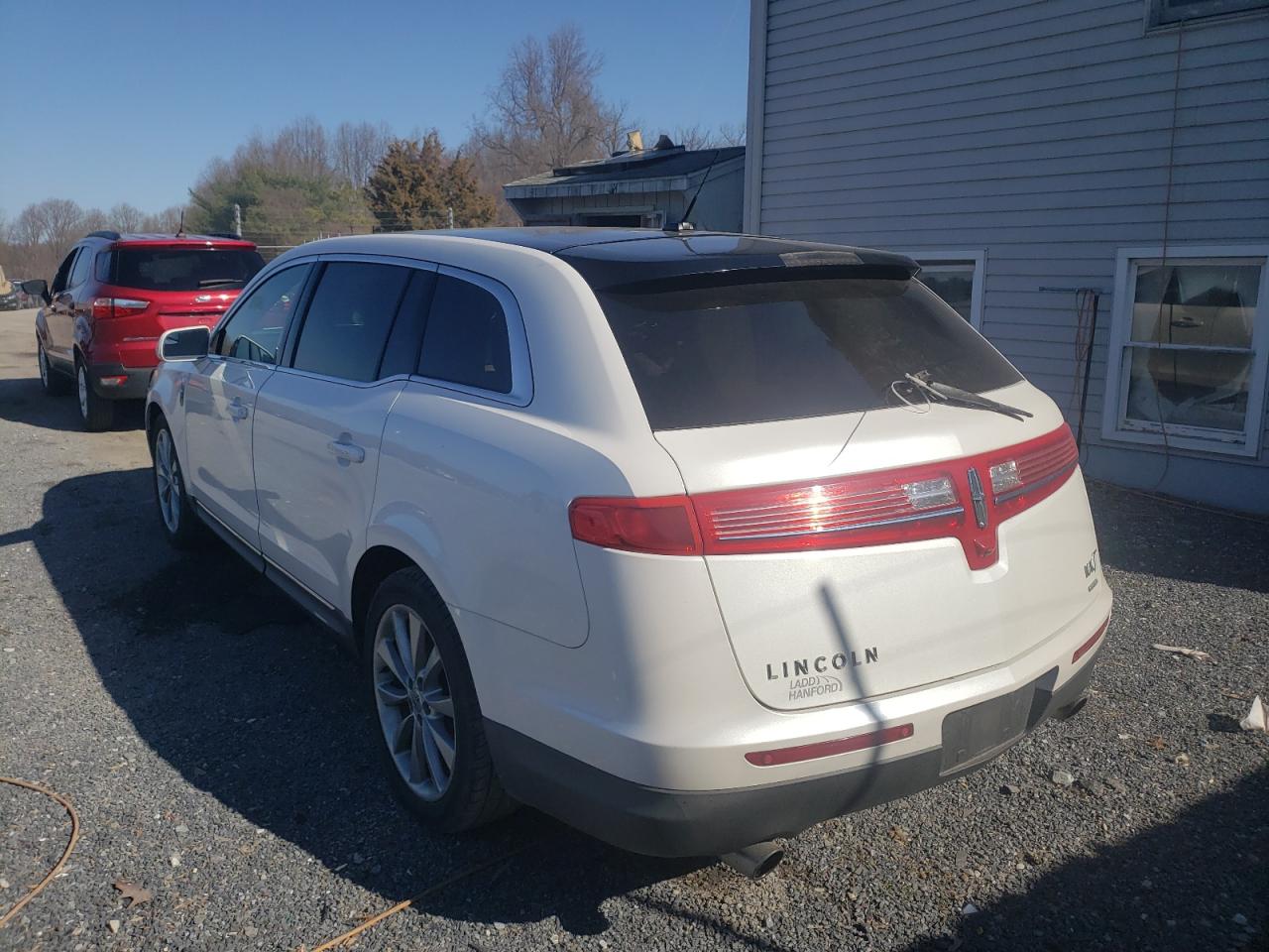 Photo 3 from auction – 2010 LINCOLN MKT with VIN 2LMHJ5AT3ABJ08795