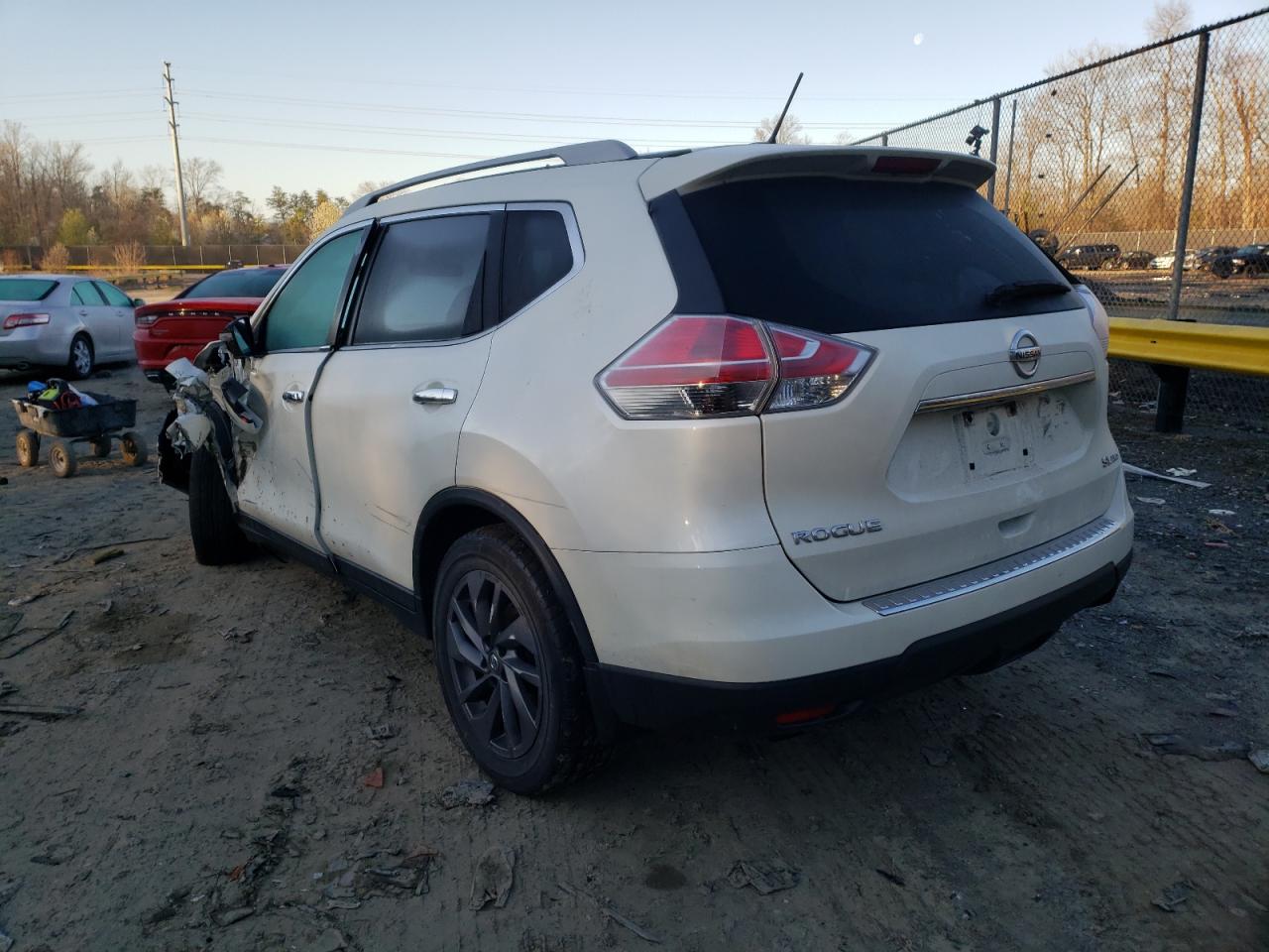 Photo 3 from auction – 2016 NISSAN ROGUE S with VIN 5N1AT2MV2GC918186