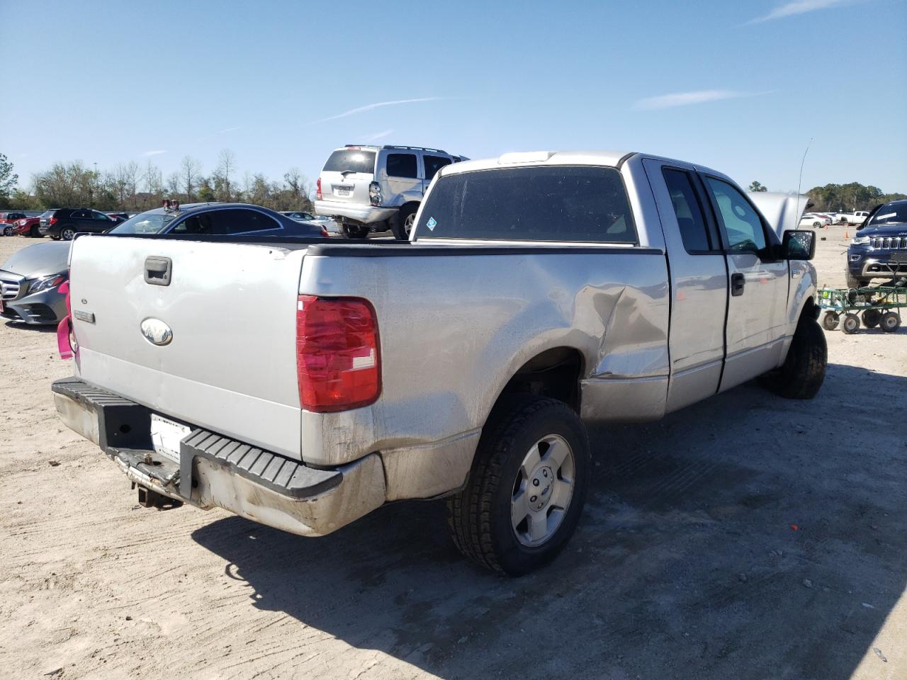 Photo 4 from auction – 2007 FORD F150 with VIN 1FTRX12W57NA42462