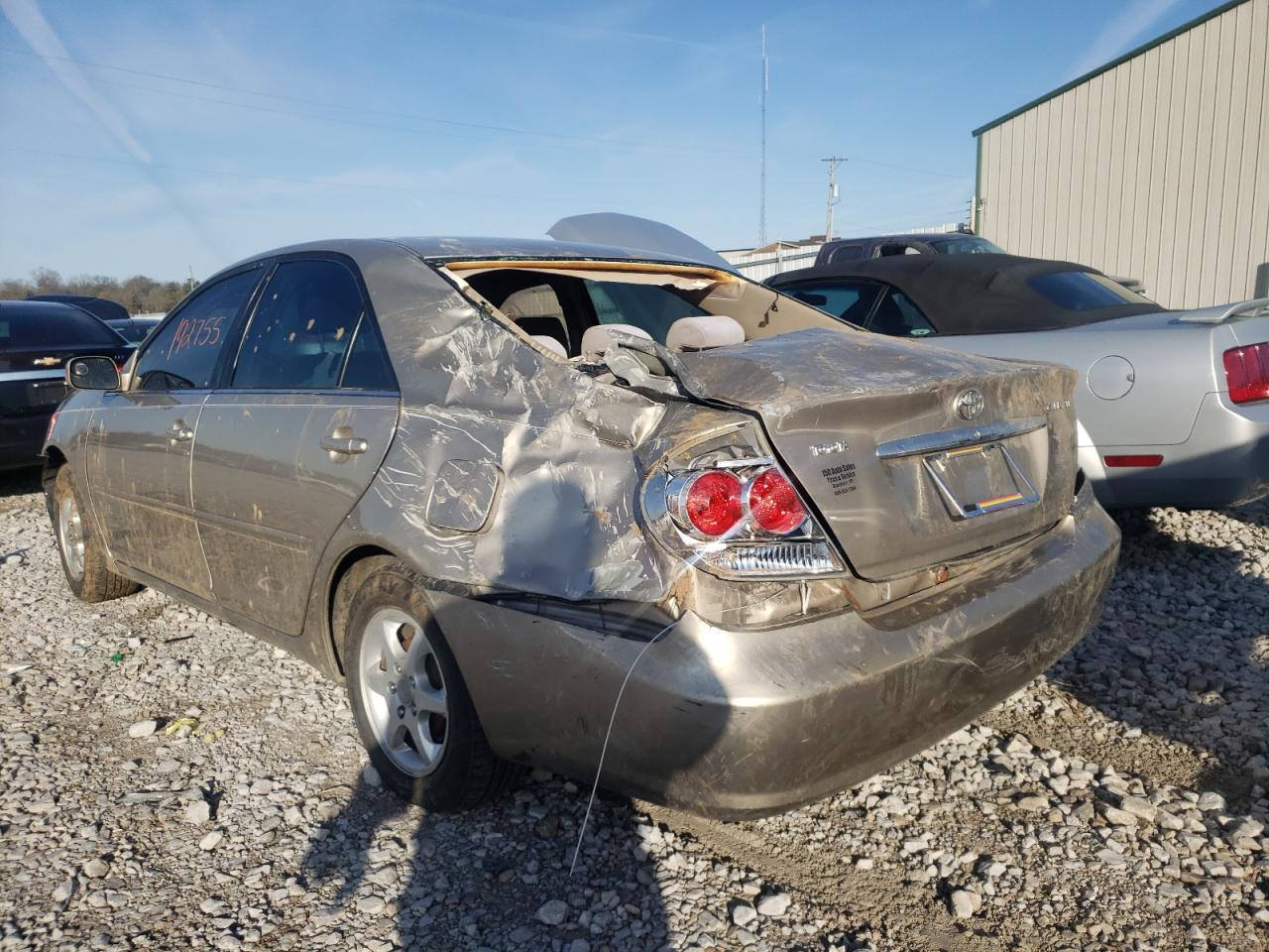 Photo 3 from auction – 2005 TOYOTA CAMRY LE with VIN 4T1BE32K05U569162
