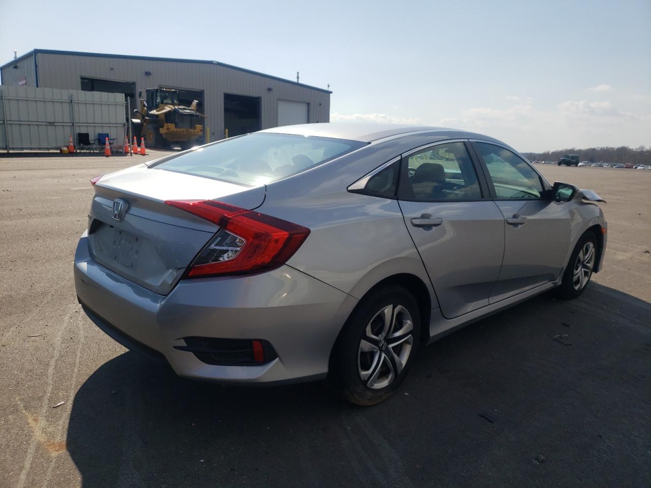 Photo 4 from auction – 2016 HONDA CIVIC LX with VIN 19XFC2F59GE200537