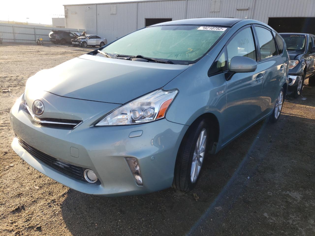 Photo 2 from auction – 2013 TOYOTA PRIUS V with VIN JTDZN3EU6D3234573