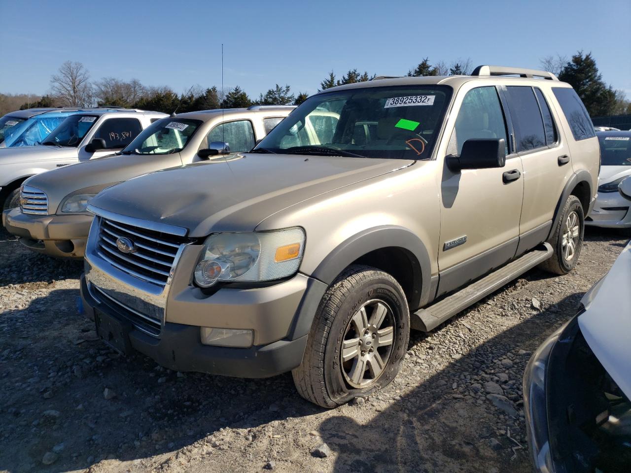 Photo 2 from auction – 2006 FORD EXPLORER X with VIN 1FMEU73E56UA86042