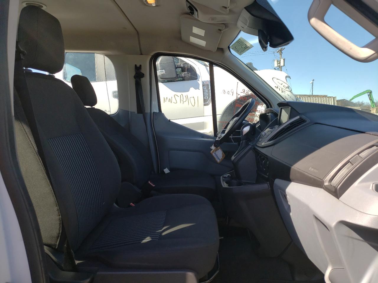 Photo 5 from auction – 2019 FORD TRANSIT T- with VIN 1FBZX2YM4KKA49560