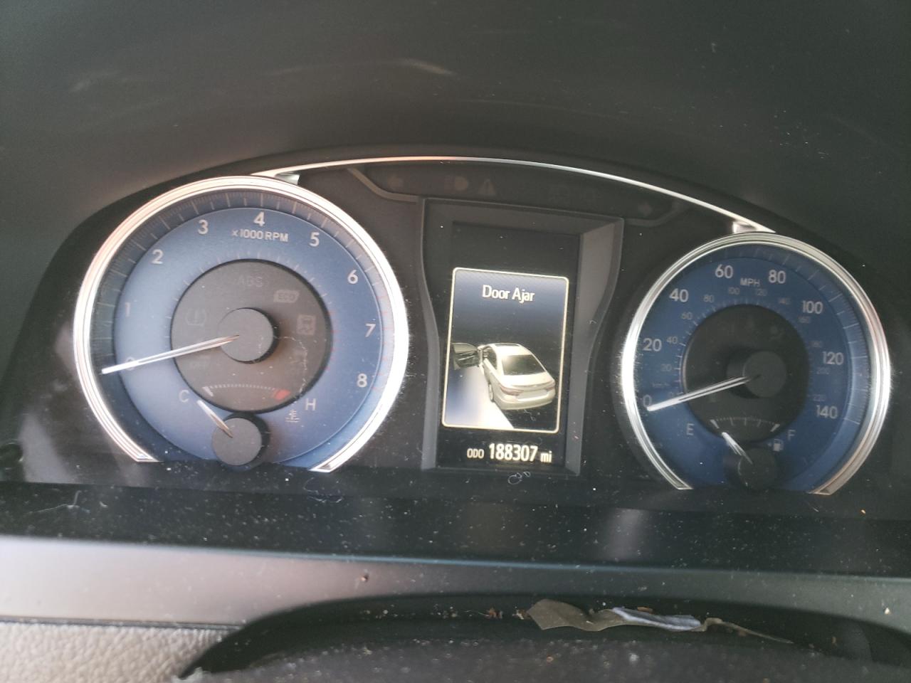 Photo 8 from auction – 2016 TOYOTA CAMRY LE with VIN 4T4BF1FK8GR532364