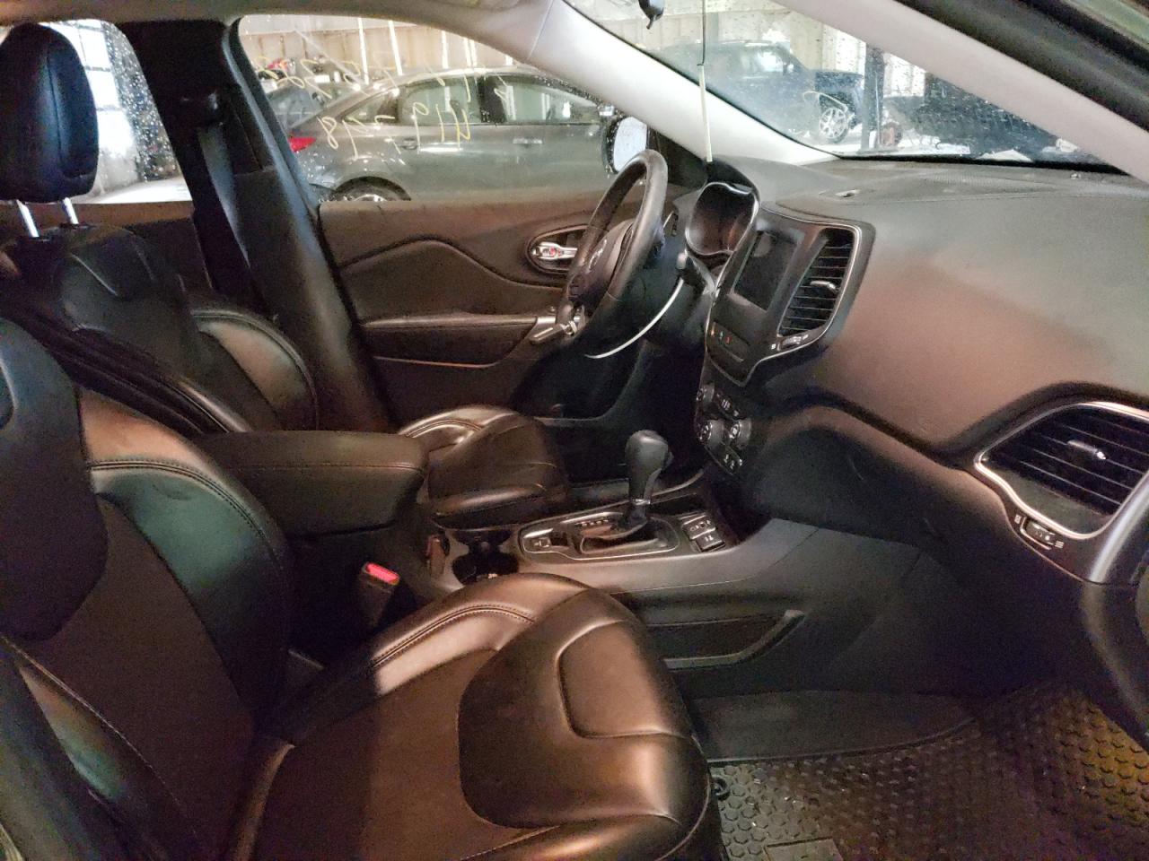 Photo 5 from auction – 2019 JEEP CHEROKEE L with VIN 1C4PJLLX3KD419798
