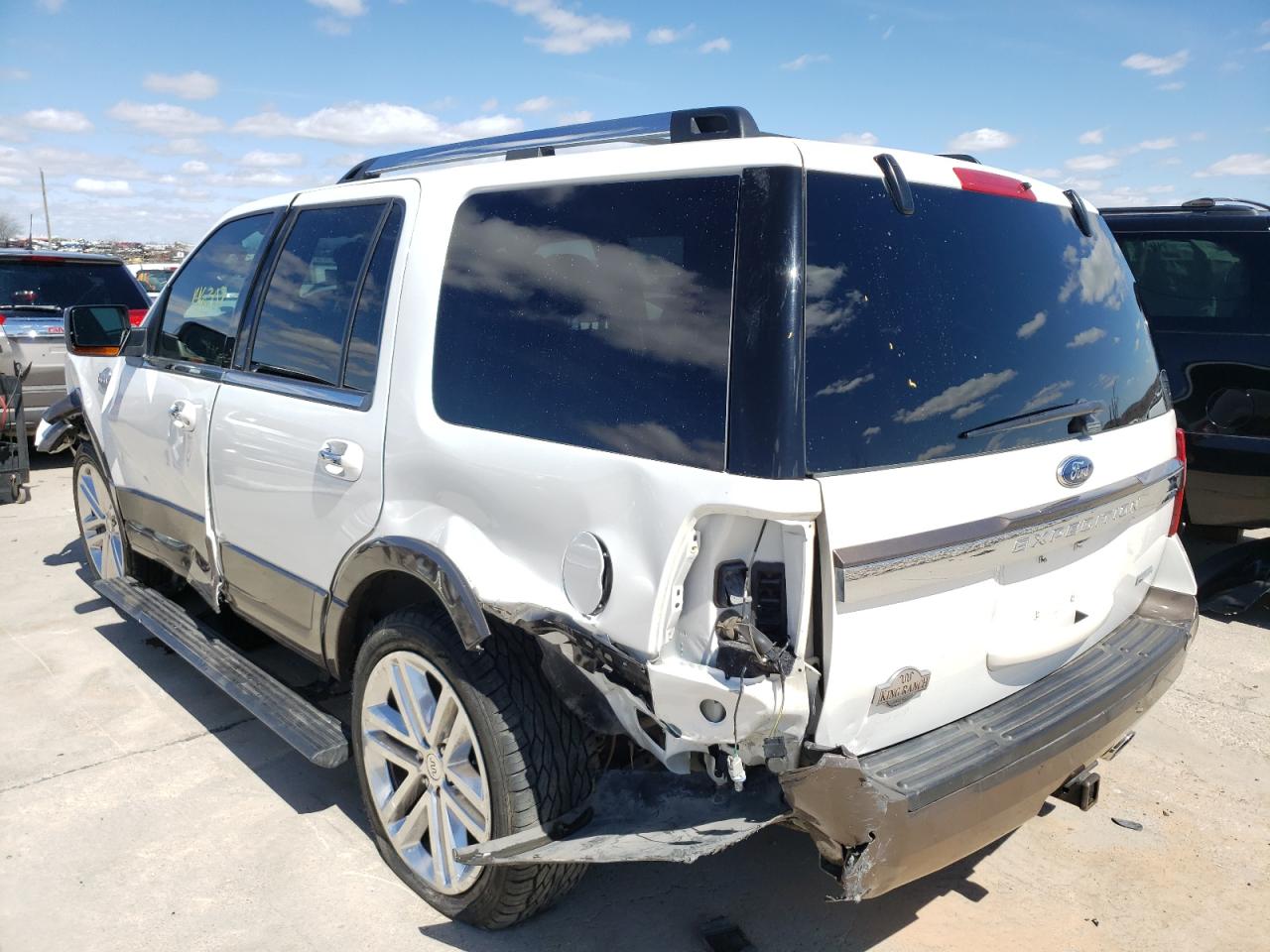 Photo 3 from auction – 2016 FORD EXPEDITION with VIN 1FMJU1HT3GEF12700