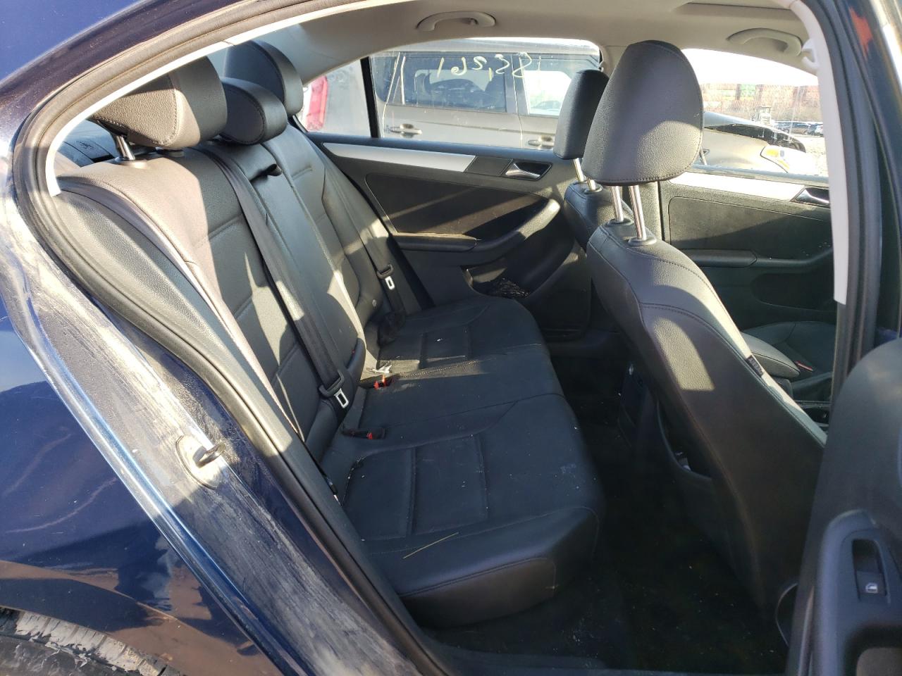Photo 6 from auction – 2011 VOLKSWAGEN JETTA TDI with VIN 3VWLL7AJ5BM050958