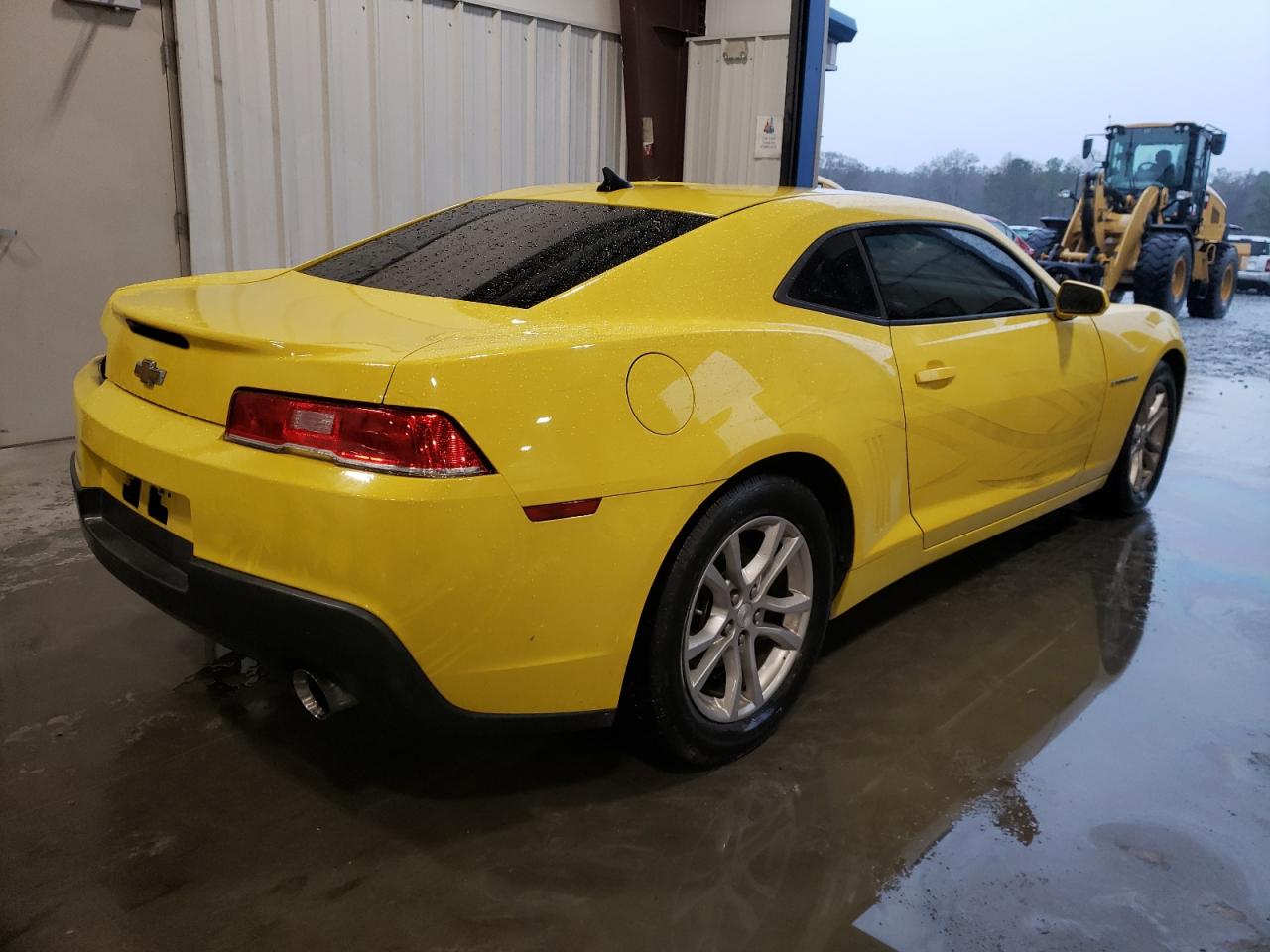 Photo 4 from auction – 2015 CHEVROLET CAMARO LS with VIN 2G1FB1E32F9228103