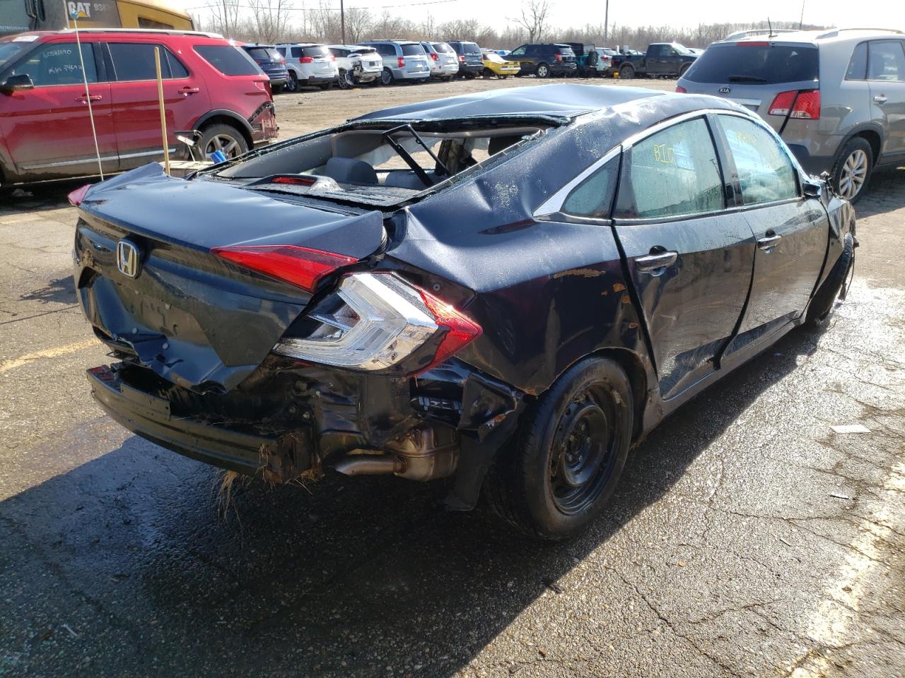 Photo 4 from auction – 2018 HONDA CIVIC LX with VIN 2HGFC2F59JH569735