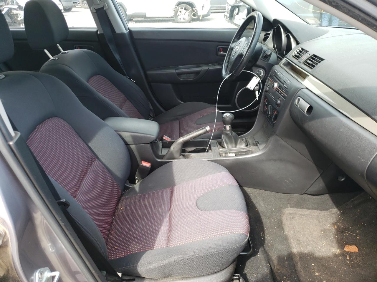 Photo 5 from auction – 2006 MAZDA 3 HATCHBAC with VIN JM1BK144461523420