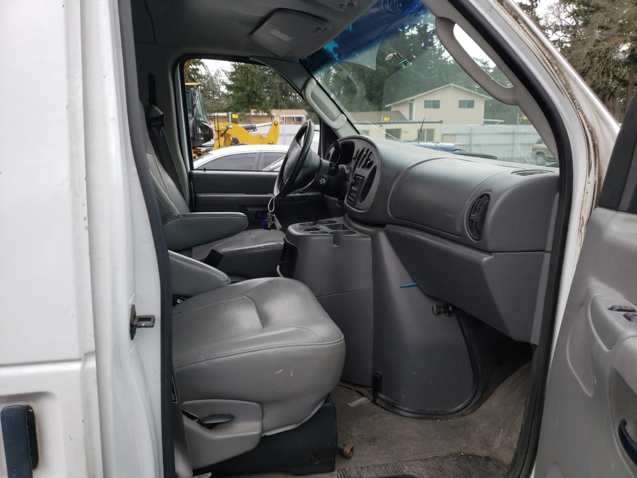 Photo 5 from auction – 2003 FORD ECONOLINE with VIN 1FTRE14233HB19323