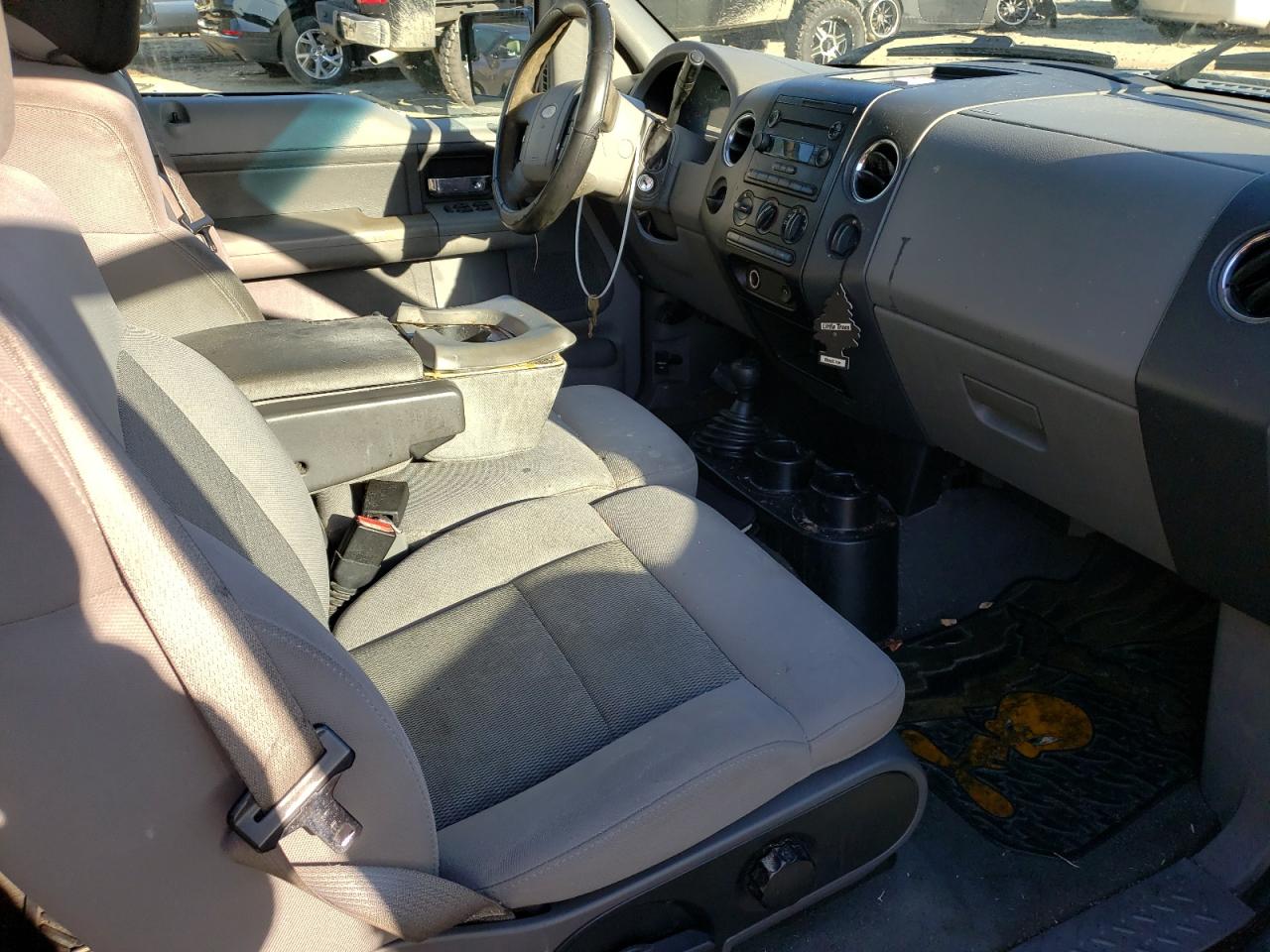 Photo 5 from auction – 2005 FORD F150 with VIN 1FTPX14505NA58268