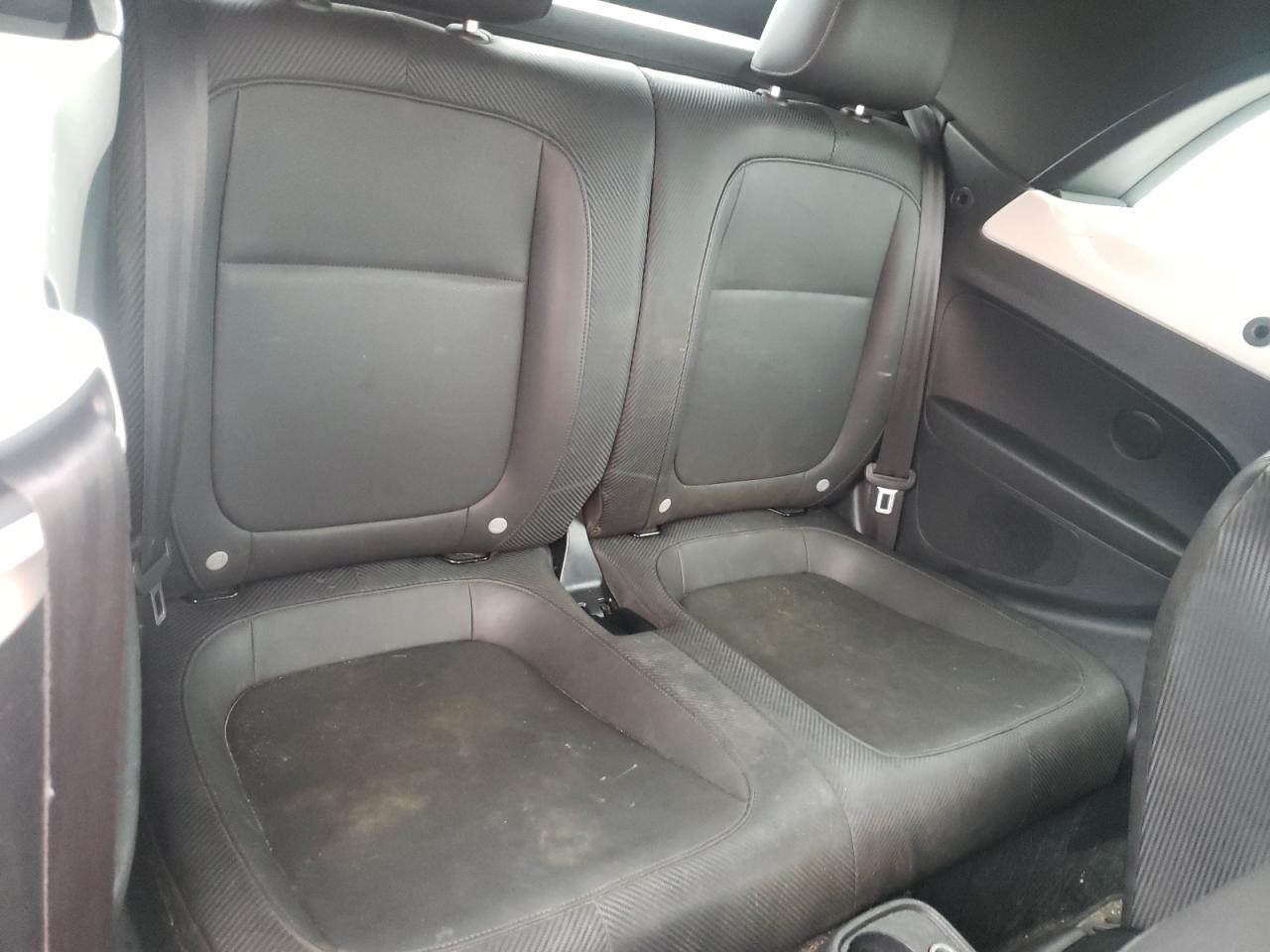 Photo 6 from auction – 2013 VOLKSWAGEN BEETLE with VIN 3VW5P7AT6DM813460