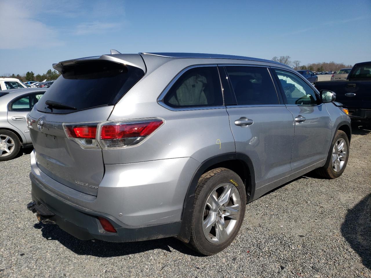 Фото 4 с аукциона – 2016 TOYOTA HIGHLANDER с VIN 5TDDKRFH2GS225914