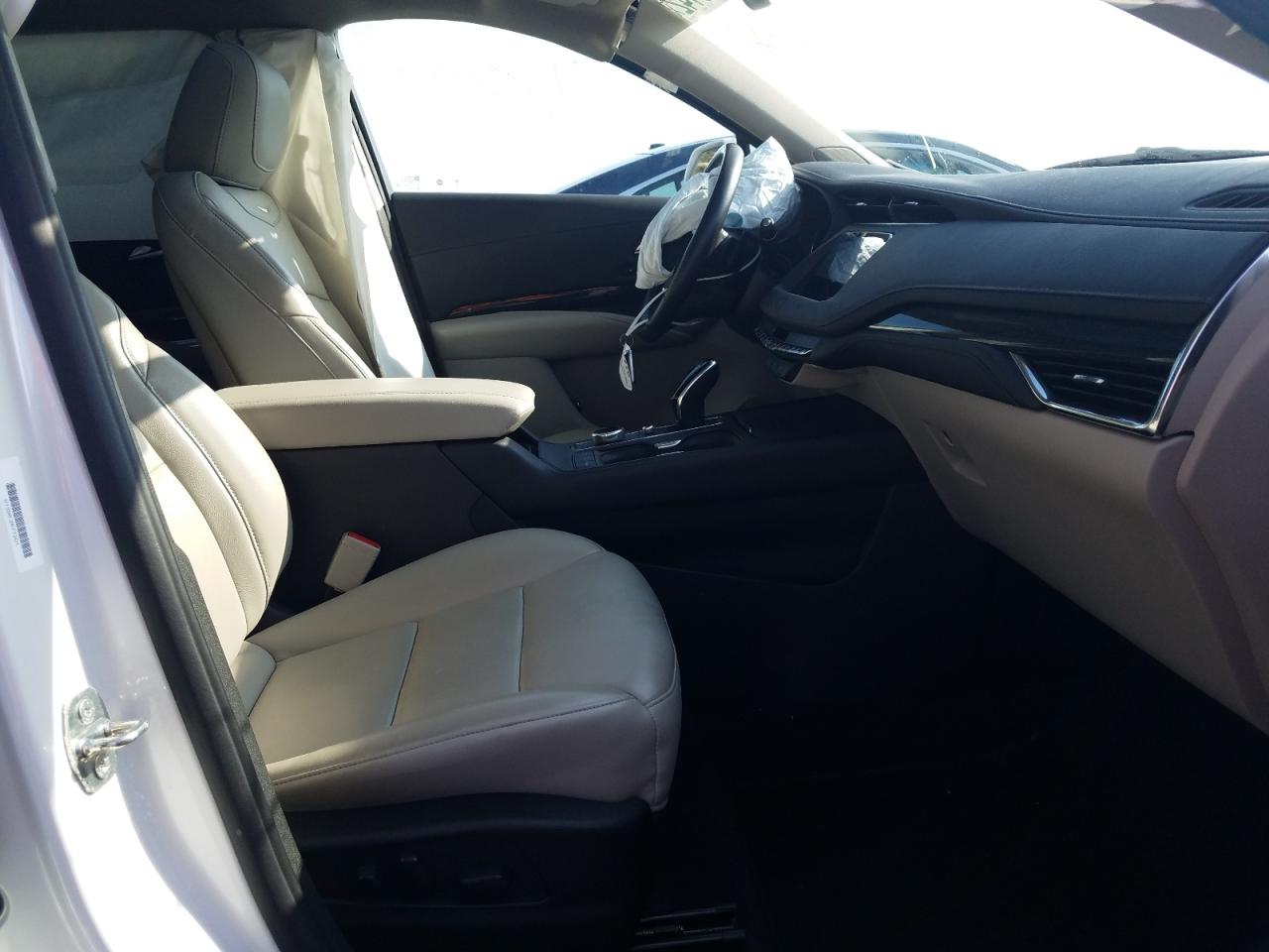Photo 5 from auction – 2020 CADILLAC XT4 PREMIU with VIN 1GYFZCR48LF035341