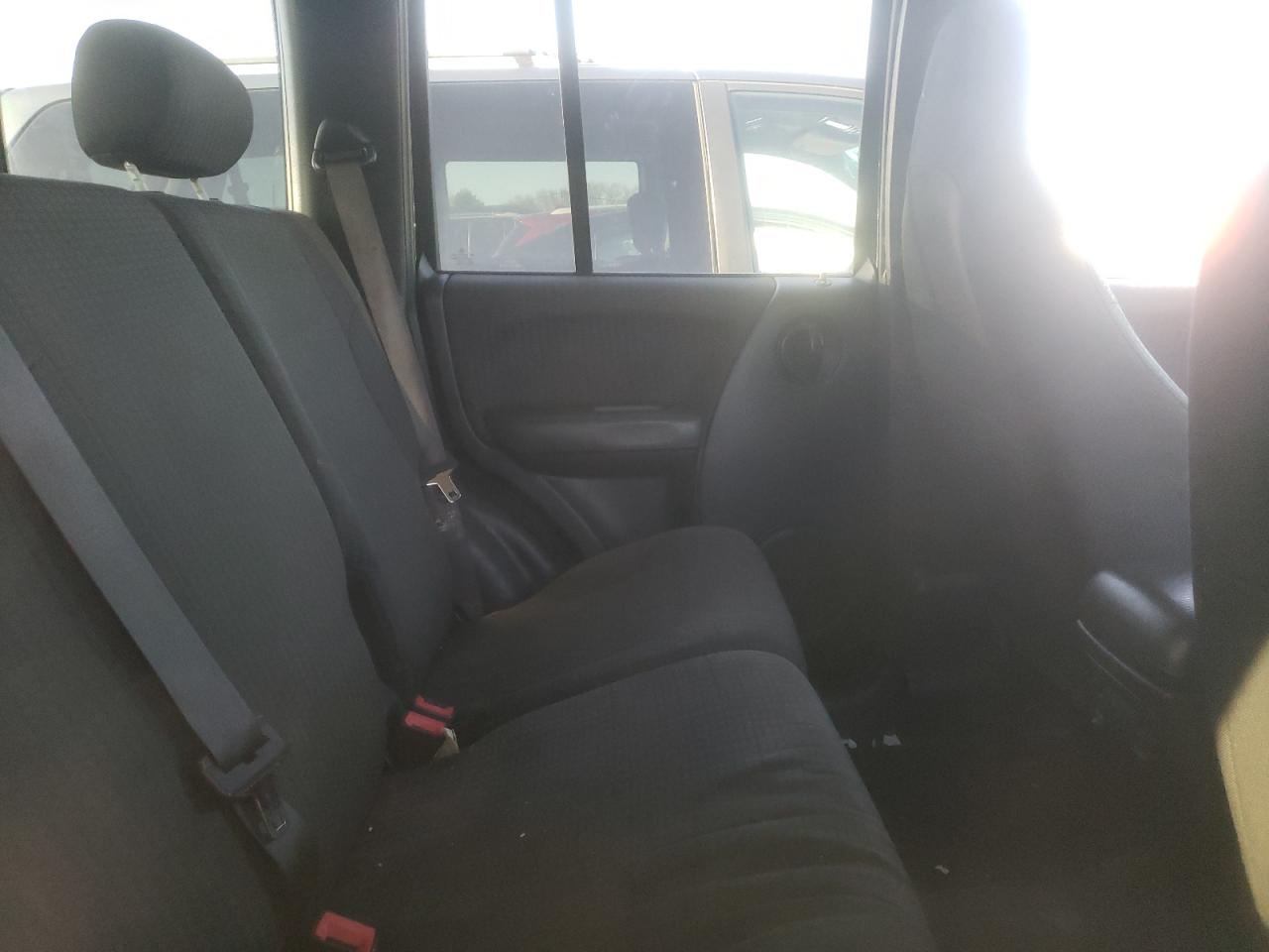 Photo 6 from auction – 2002 JEEP LIBERTY SP with VIN 1J8GL48K32W344224