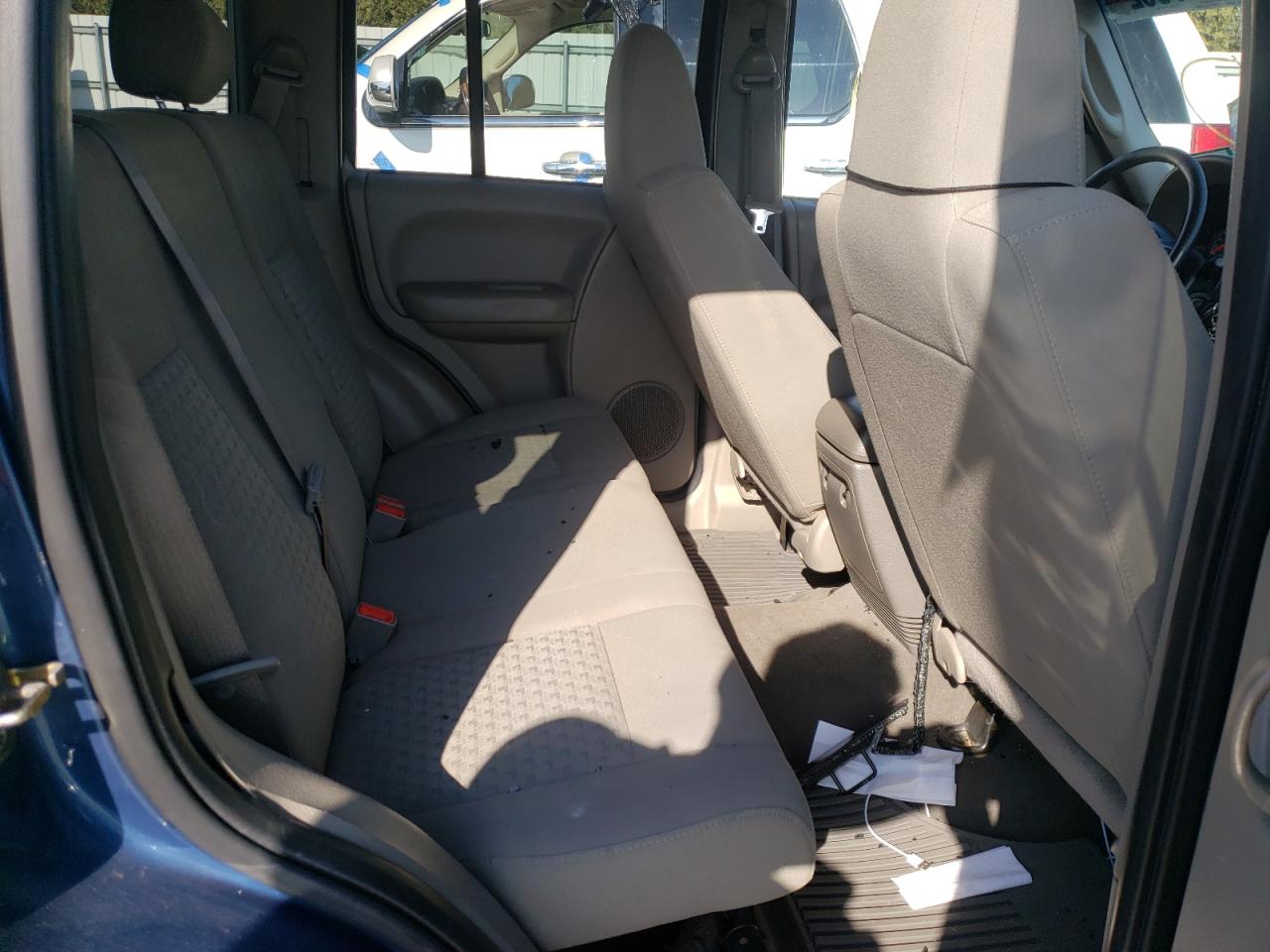 Photo 6 from auction – 2006 JEEP LIBERTY SP with VIN 1J4GL48K96W167556