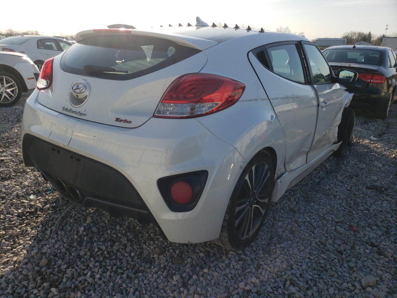 Photo 4 from auction – 2016 HYUNDAI VELOSTER T with VIN KMHTC6AE4GU268484