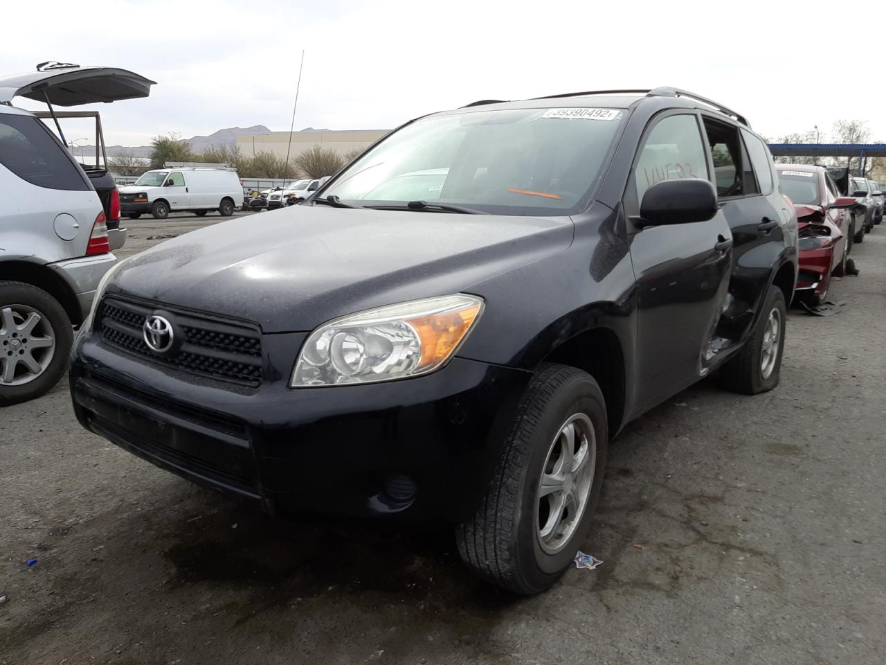 Photo 2 from auction – 2006 TOYOTA RAV4 with VIN JTMZD33V765008290