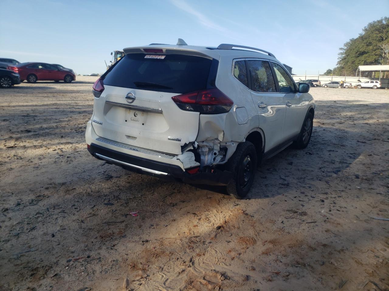 Photo 4 from auction – 2019 NISSAN ROGUE S with VIN 5N1AT2MT7KC770981