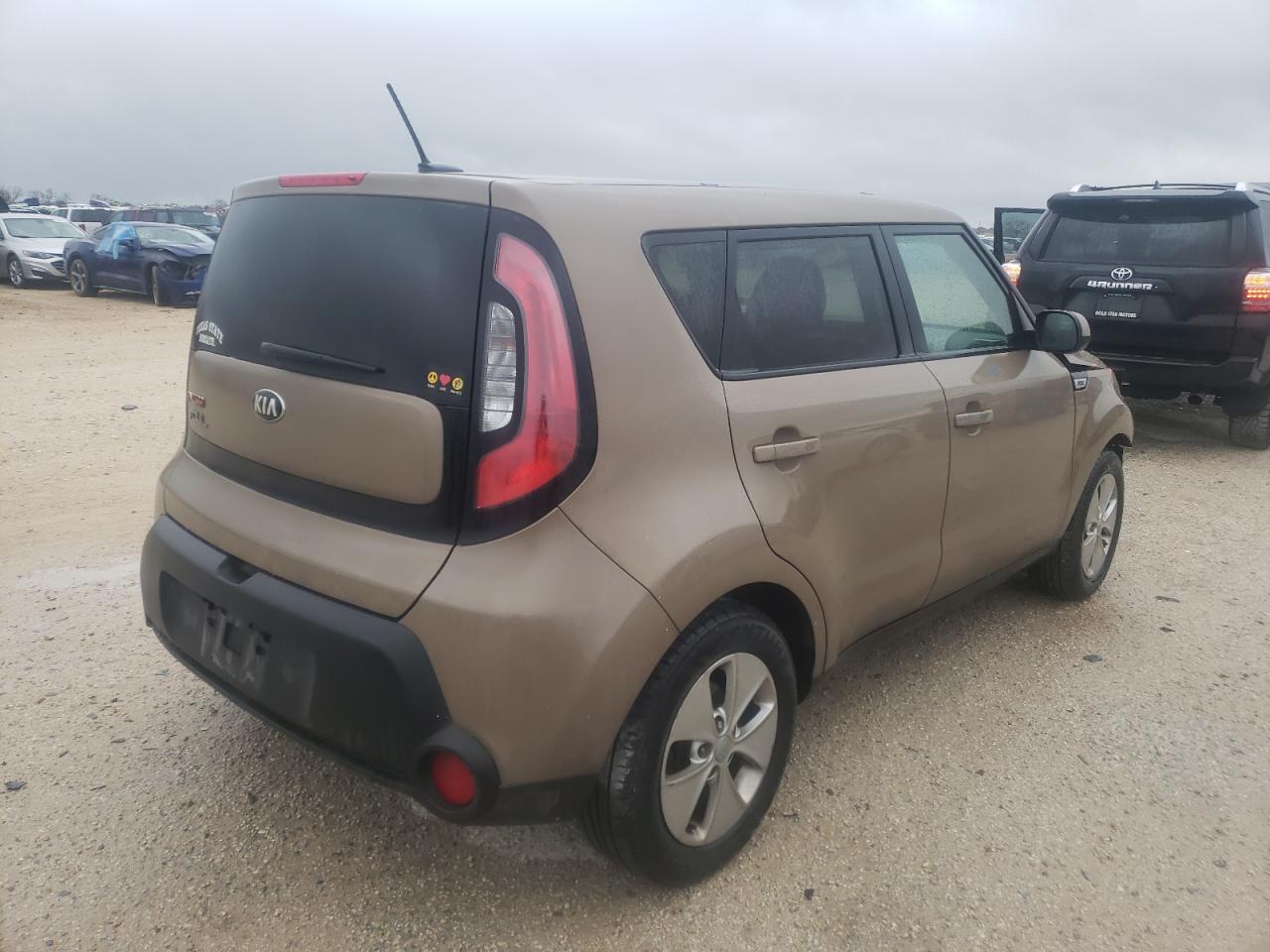 Photo 4 from auction – 2016 KIA SOUL with VIN KNDJN2A20G7244508