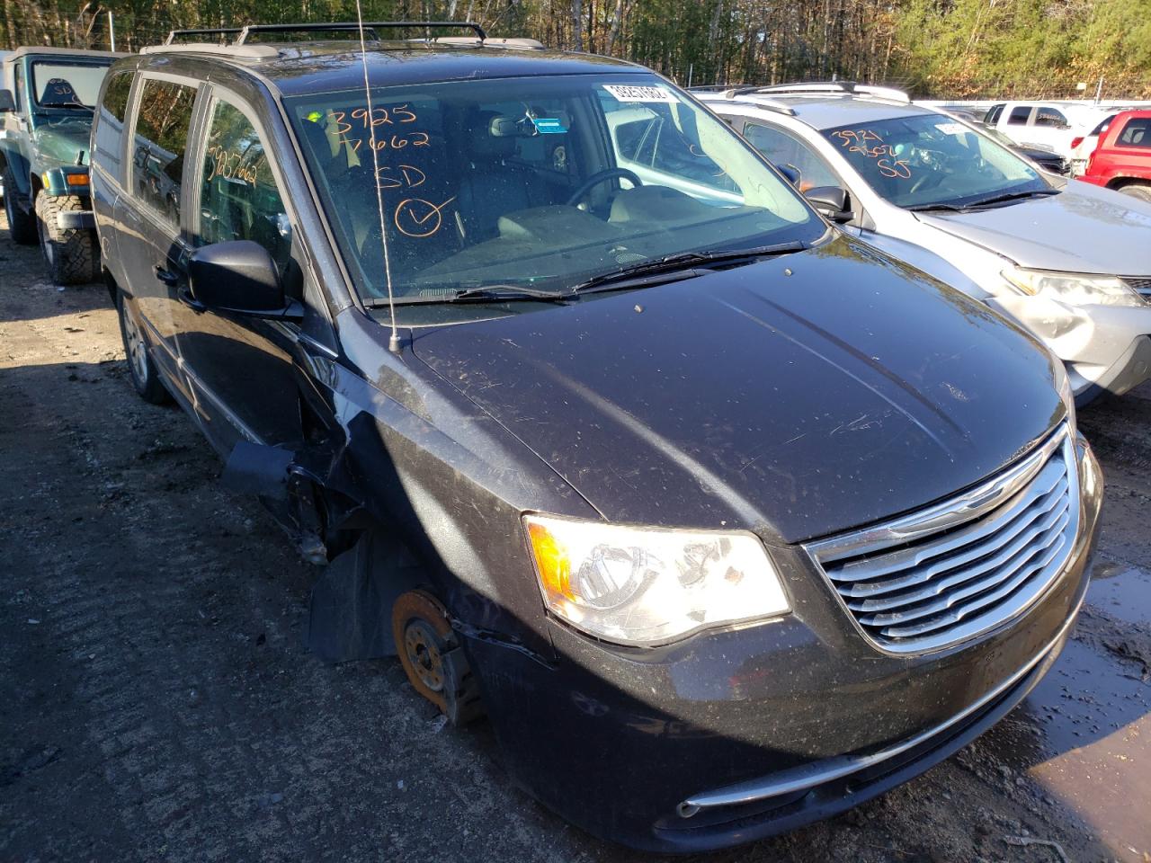 CHRYSLER TOWN & COU 2014 with VIN 2C4RC1BG9ER397414 - Photo from auction