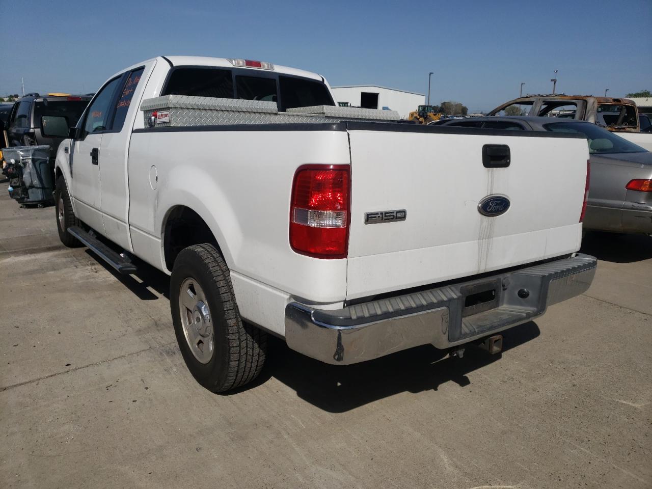 Photo 3 from auction – 2004 FORD F150 with VIN 1FTRX12W84NA73457