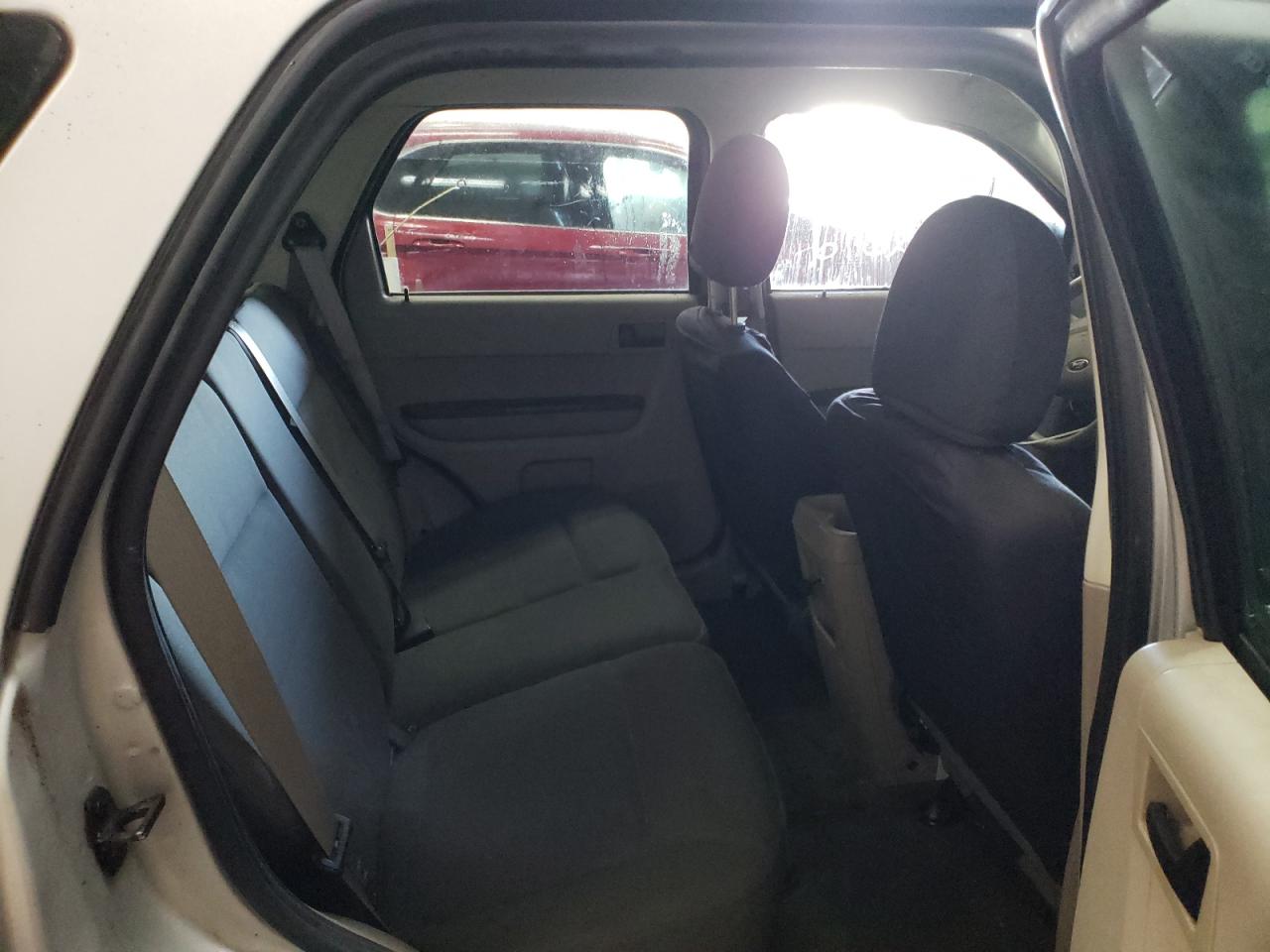 Photo 6 from auction – 2009 FORD ESCAPE XLS with VIN 1FMCU02789KD15606